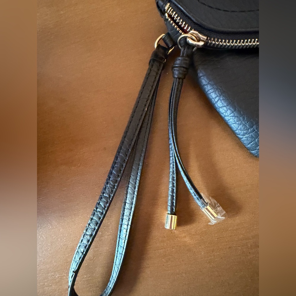 Juicy Couture  Black Wristlet - Picture 4 of 13